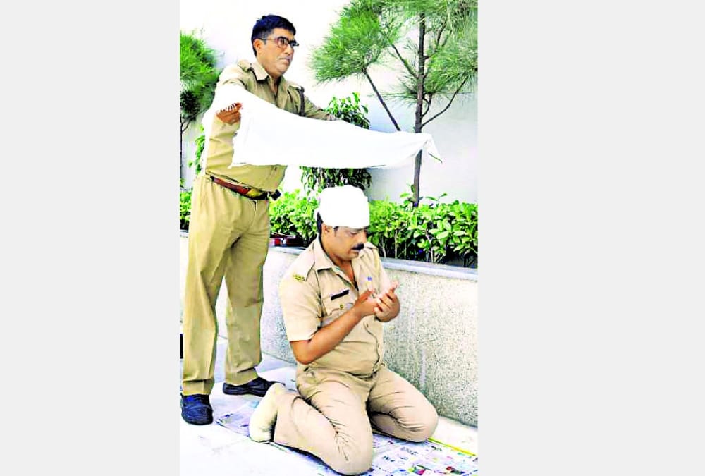 Police men are doing their duty during lockdown.