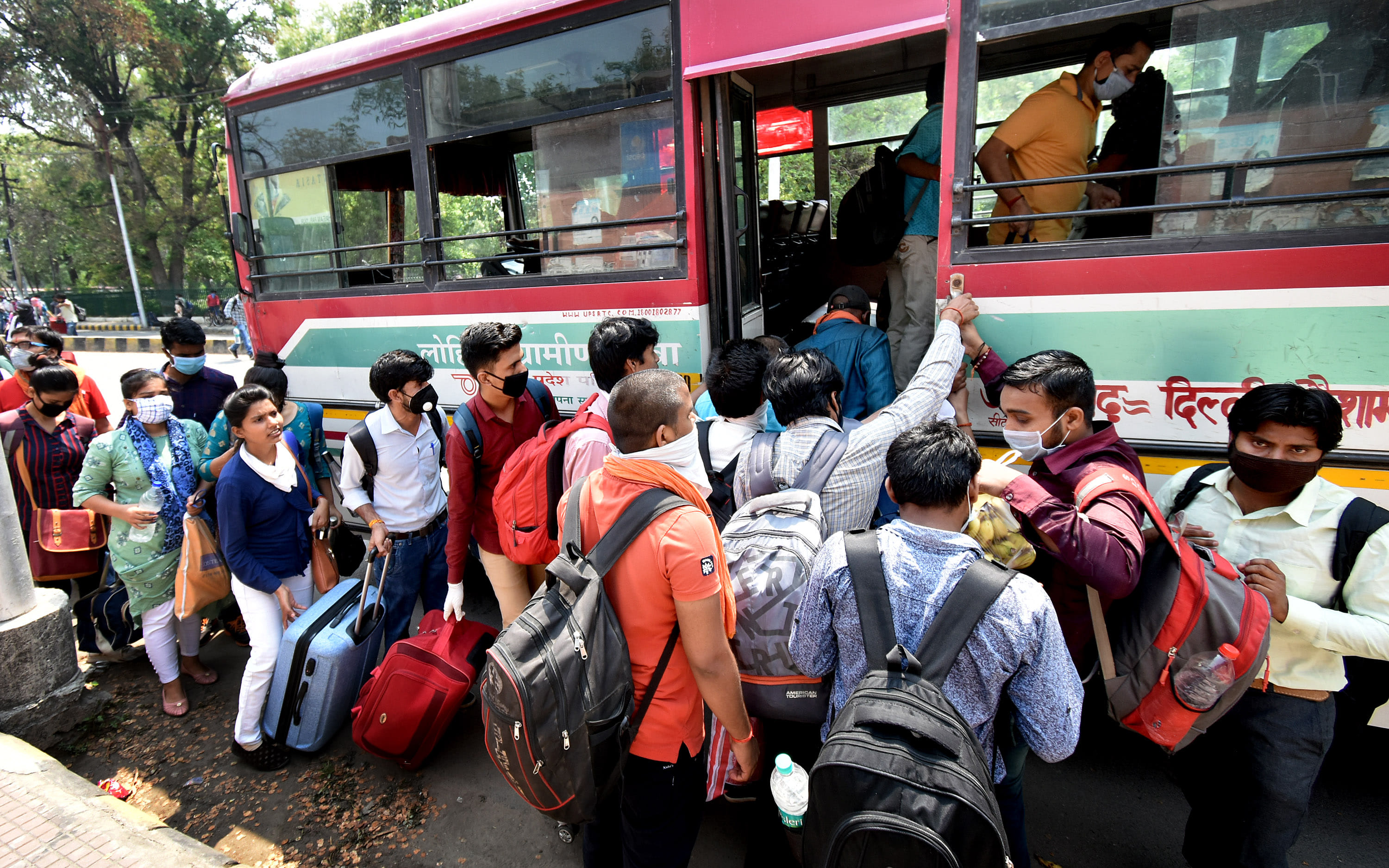 ayagraj: Dreams closed in bundle, students started worrying about the future