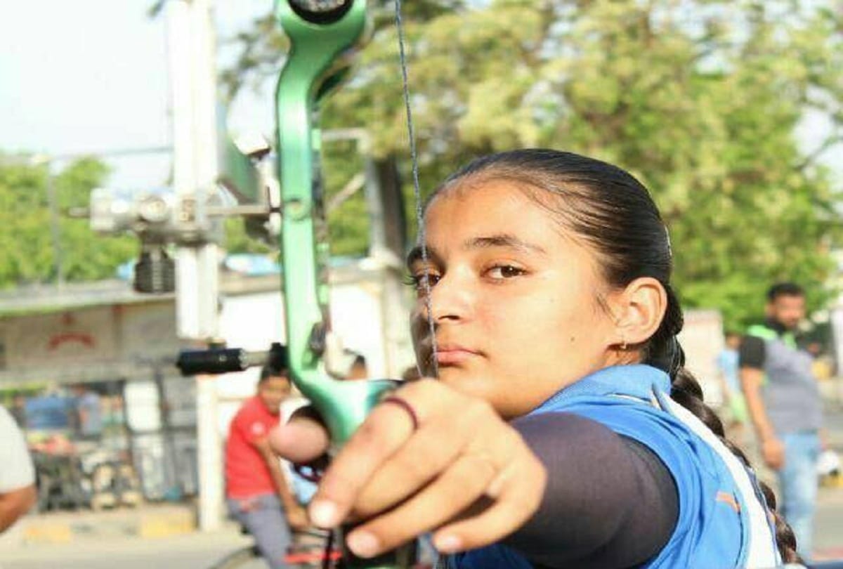 Archery Riddhi trapped in Pune for one month rescued