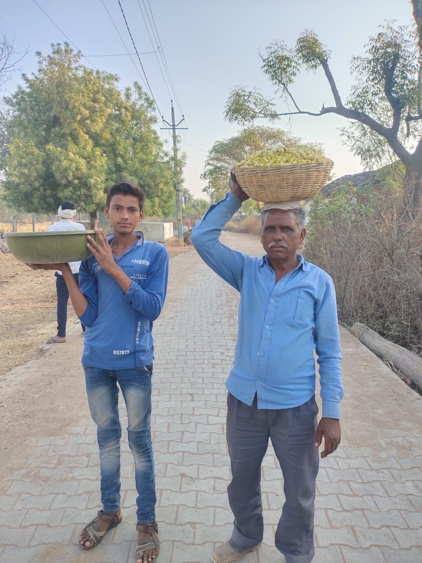 Mahua make bussiness in villager