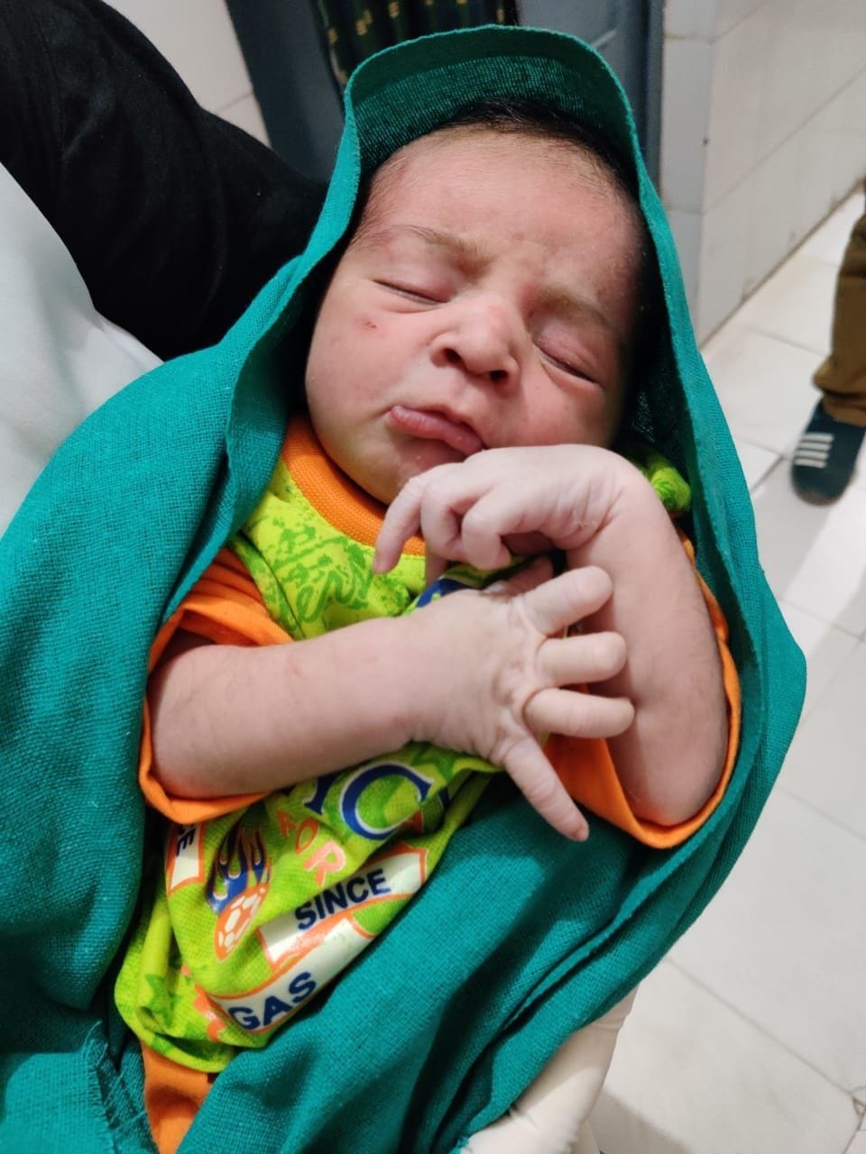 Newborn baby thrown in Forest