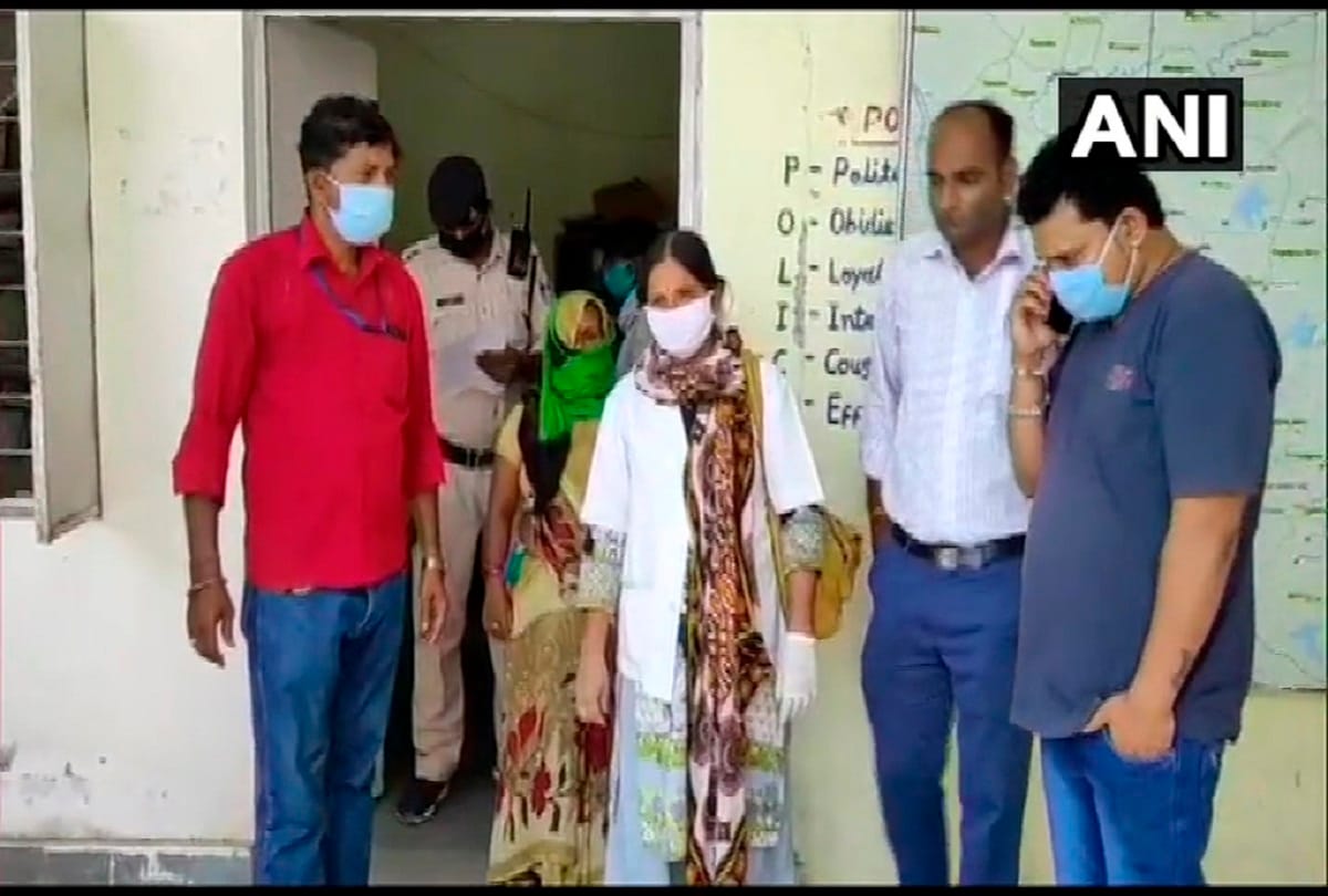 Madhya Pradesh: Asha worker attacked by a man in Nargunda village of Tikamgarh medical checkup lockdown