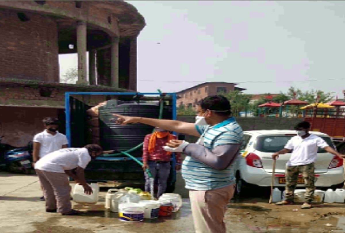 ASI came on duty even after breaking his hand in govindpuri police station