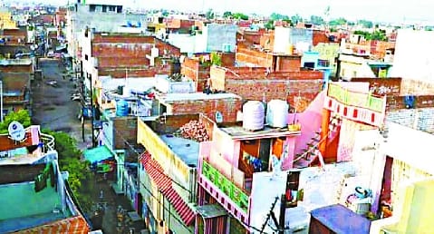 When the drone blew up, there was a crowd in the streets and stones on the roofs