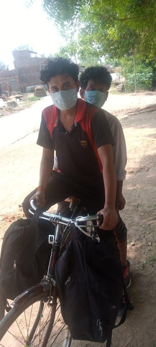1700 km distance covered by bicycle