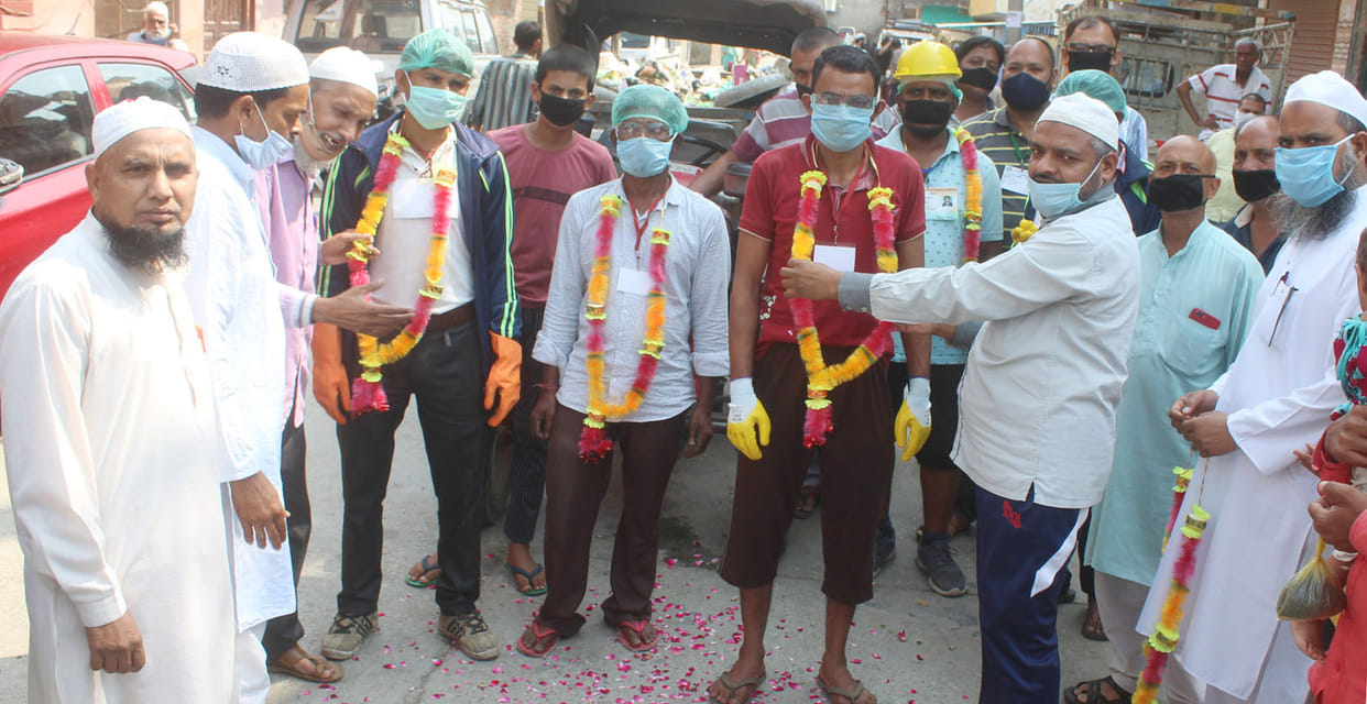 Muslim community honored with sanitation workers award
