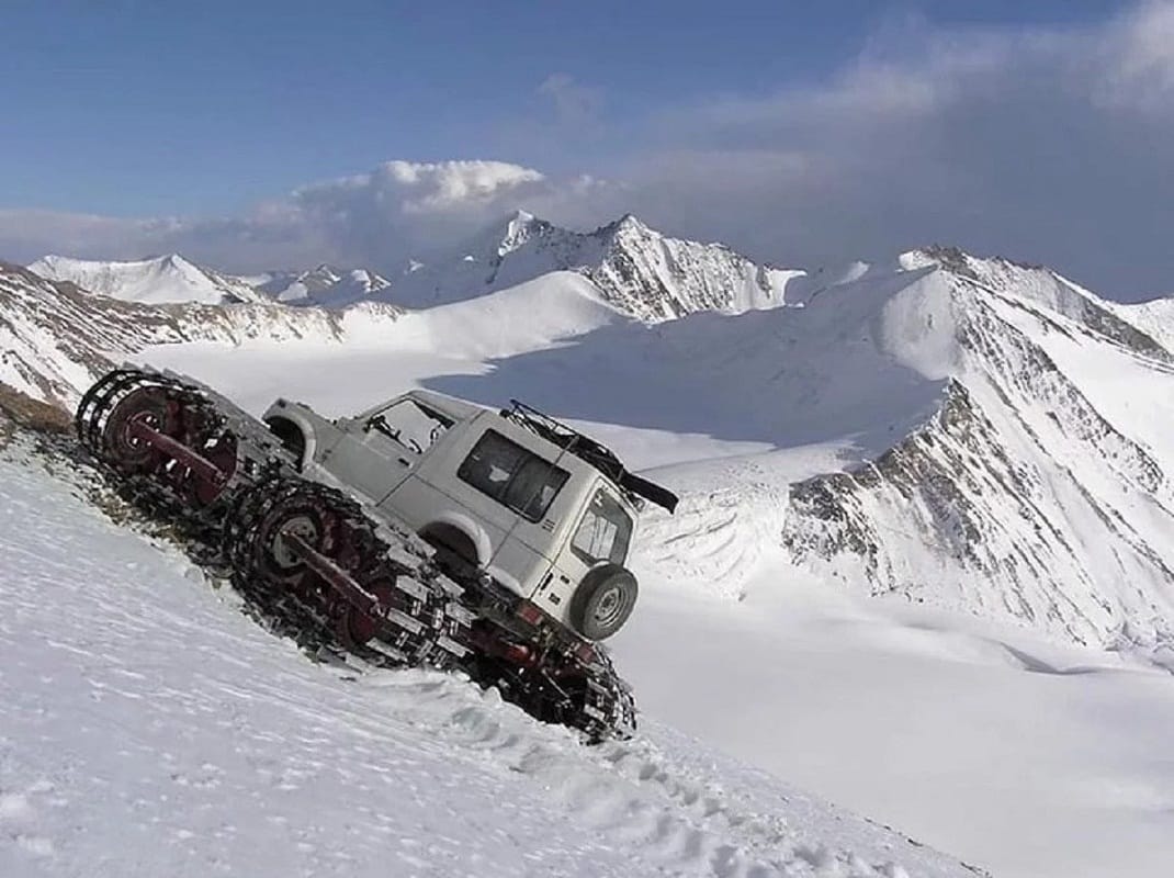 maruti suzuki gypsy modified photos maruti suzuki gypsy customized snowmobile customized suv customized cars in india maruti suzuki gypsy new model