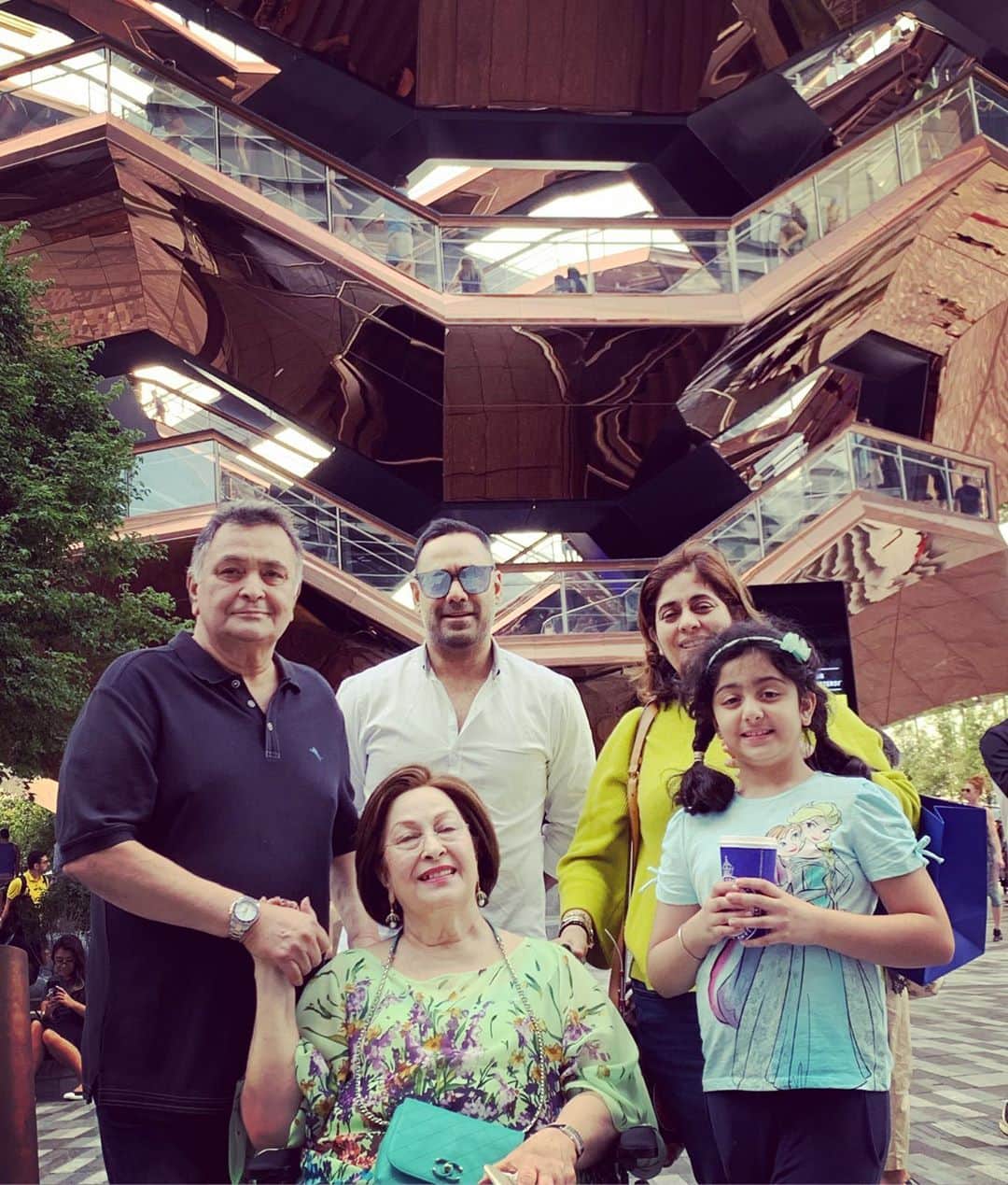 Rishi Kapoor son-in-law Bharat Sahni shares an UNSEEN family photo with Neetu Kapoor on Mothers Day