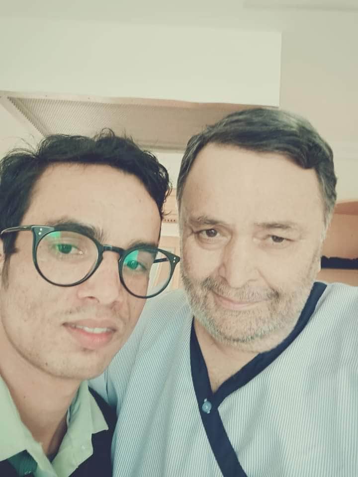 Rishi Kapoor Death: uttarakhand dheeraj sing song with rishi kapoor in hospita video viral after death