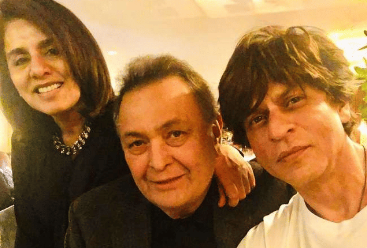 Shahrukh Khan became emotional by remembering Rishi Kapoor shared his first film of his career