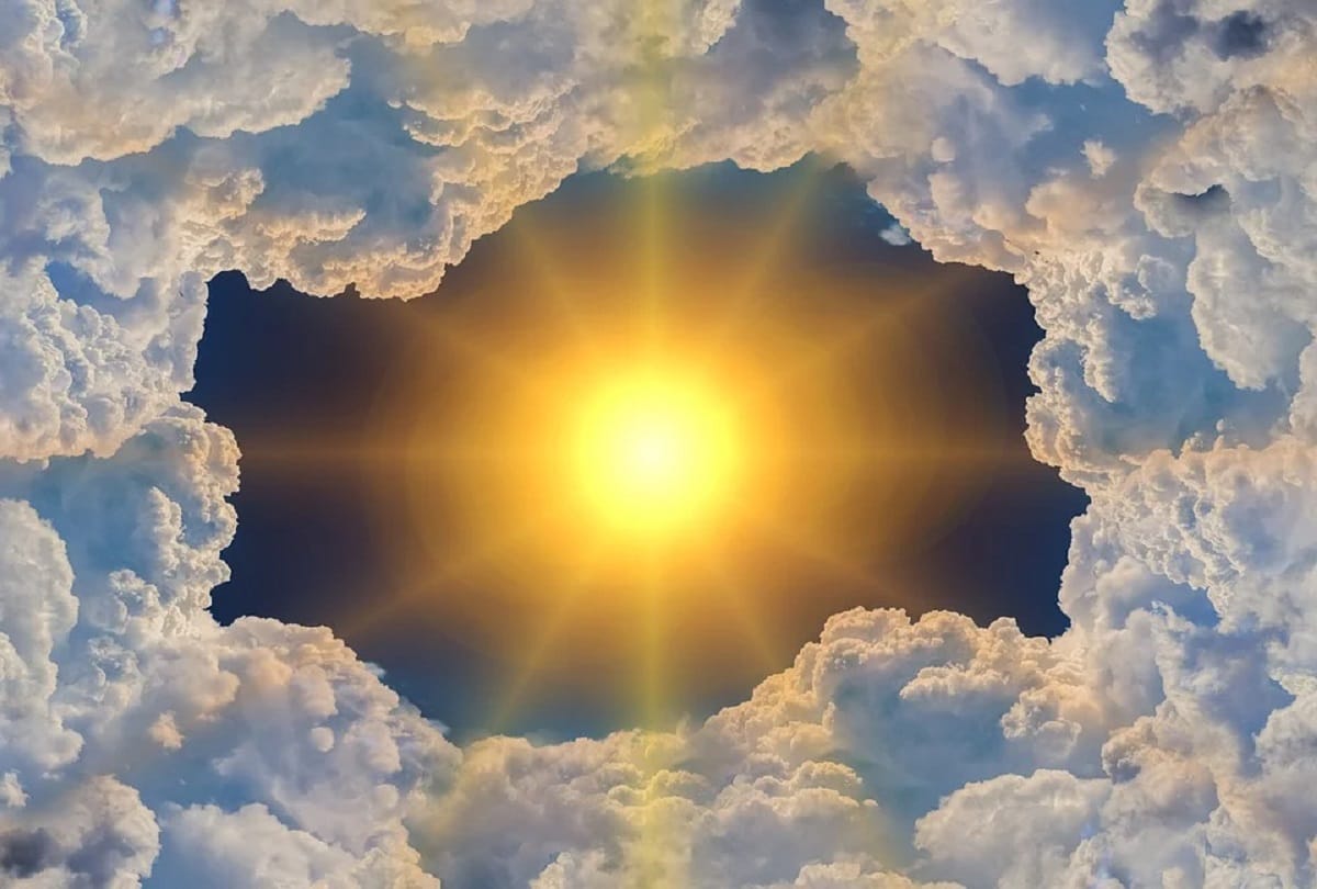 Mystery of the largest hole in the ozone layer closed above the North Pole