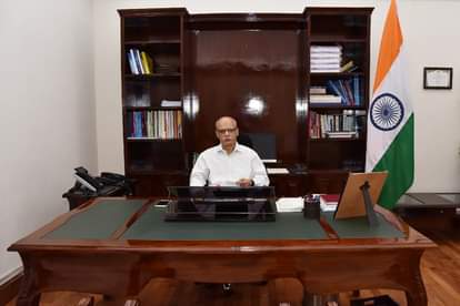 राजस्व सचिव तरुण बजाज