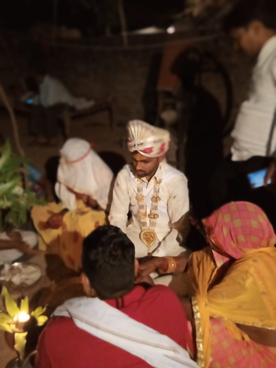The bride and groom took seven rounds
