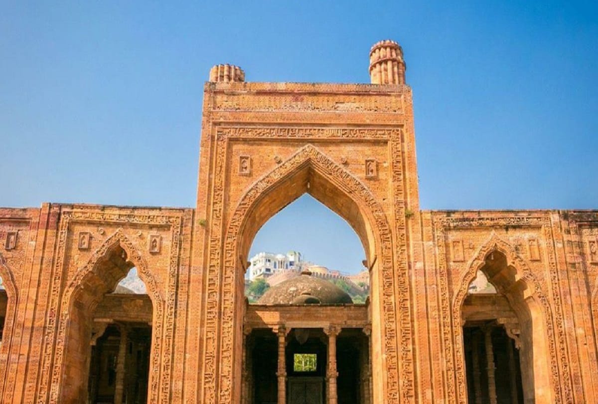 History of Adhai Din Ka Jhonpra It is one of the oldest mosques in India