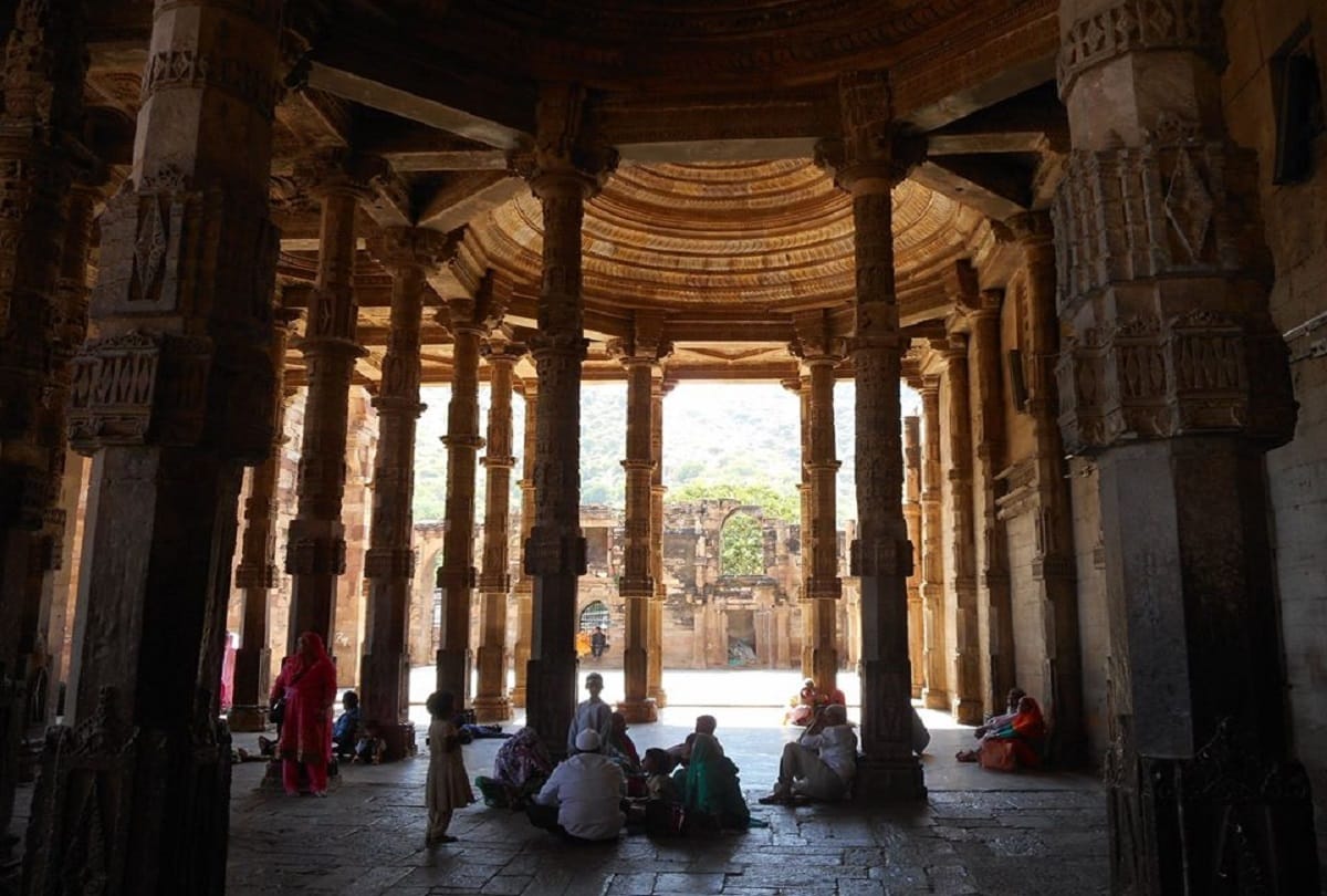 History of Adhai Din Ka Jhonpra It is one of the oldest mosques in India