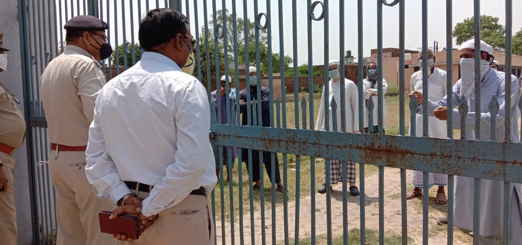 Gamzada Jamati threatens to jump from roof of screening center due to sister's death