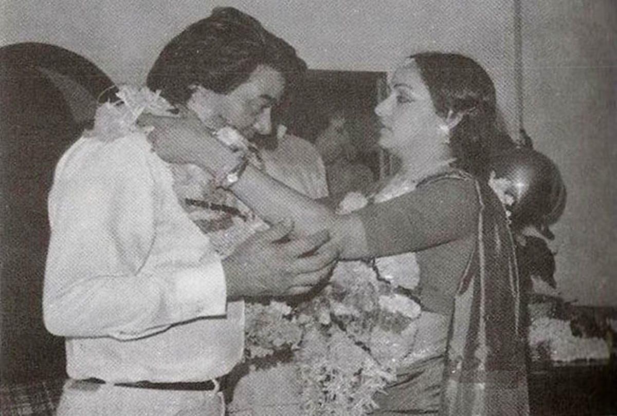 Dharmendra And Hema Malini Love Story On Their Wedding Anniversary