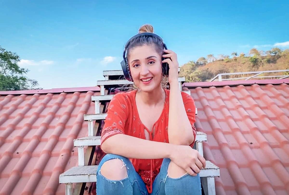 Dhvani Bhanushali New Song Jeetenge Hum to stay positive while battle with Covid 19