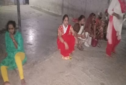 Dirt at Quarantine Center in Prayagraj, dead rat in bed
