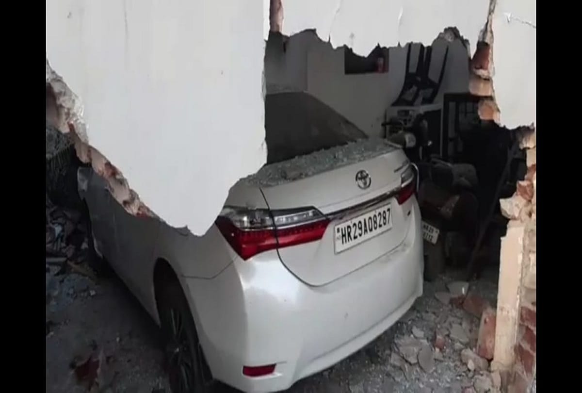 faridabad man collides in boundary wall of house and then car entered in bedroom full house destructed