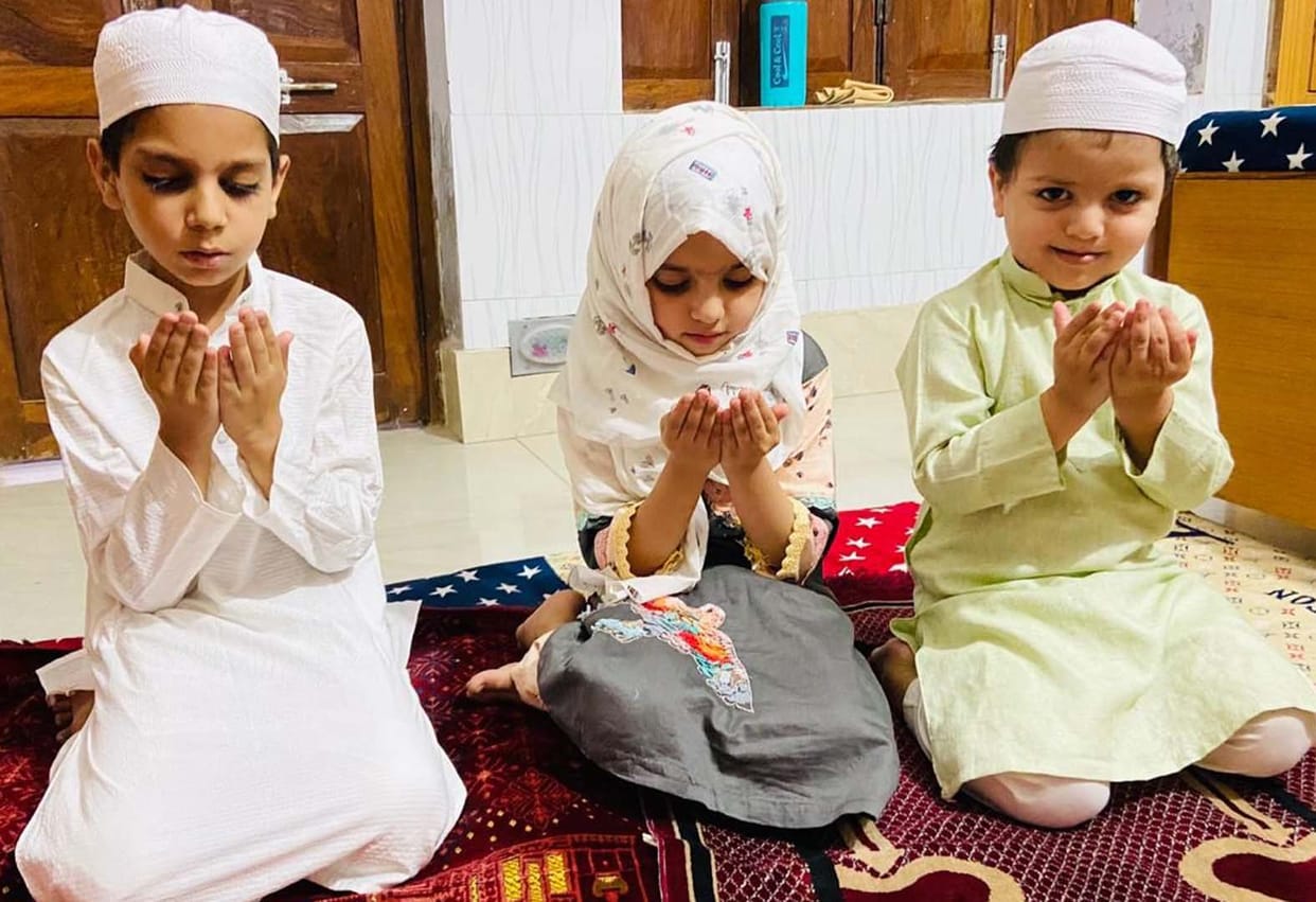 First Ashra towards farewell, even innocent people are praying
