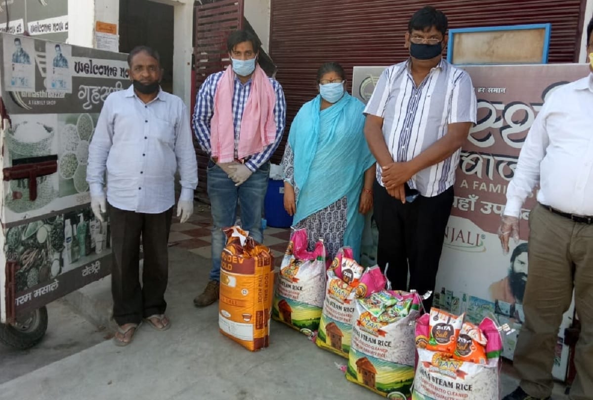 resident welfare associations are helping people during lockdown in lucknow