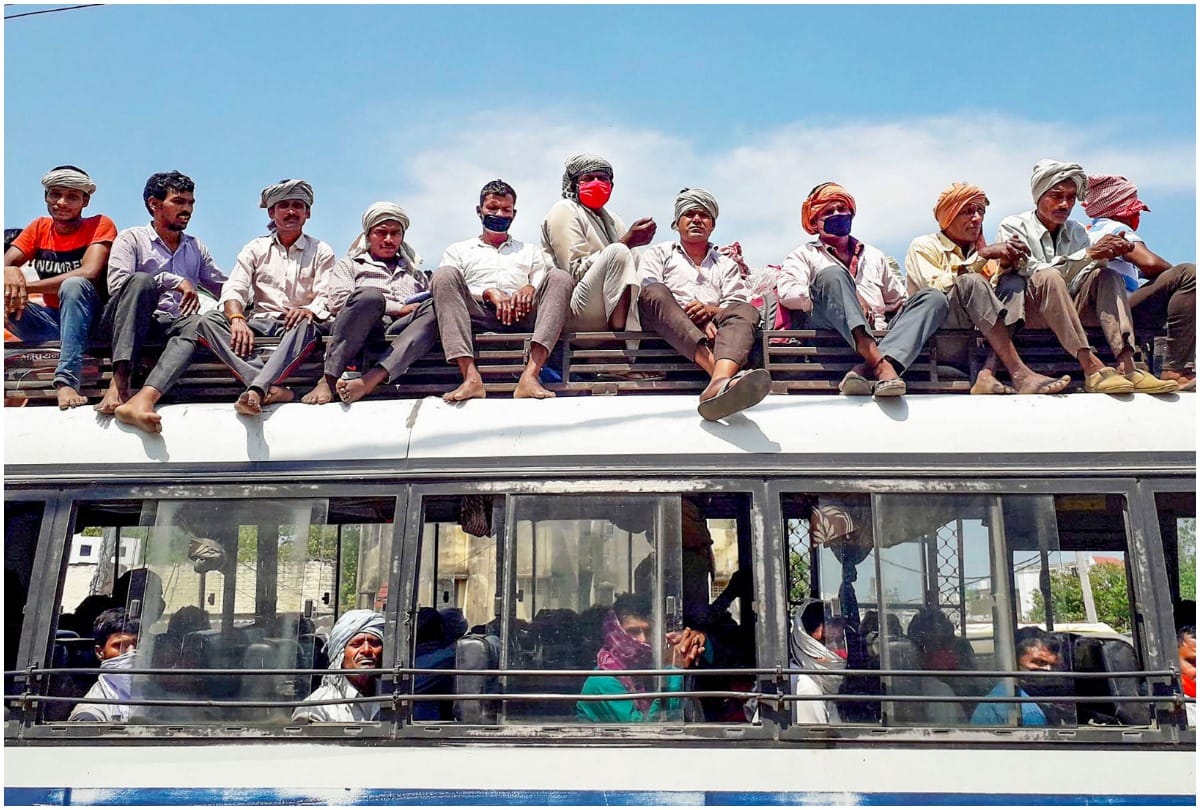 Worker returning to Sant Kabir Nagar from Haryana hand cut in accident