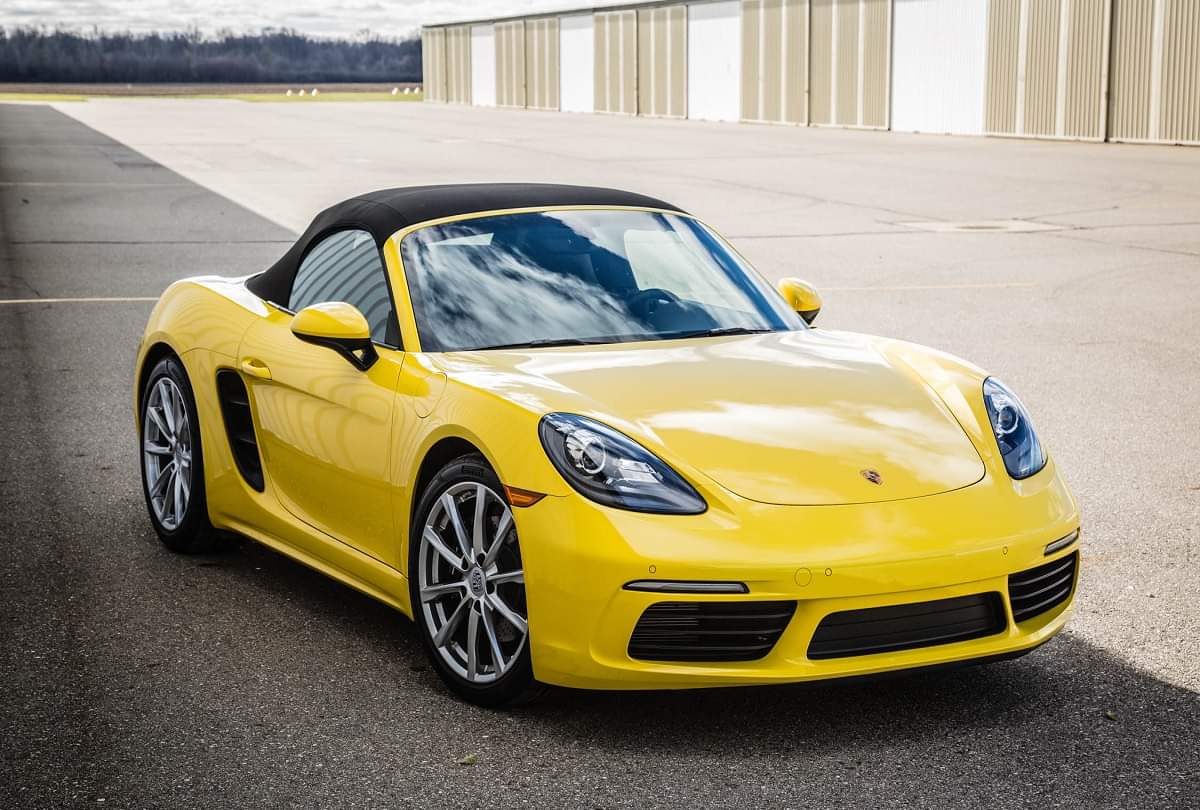 Russia Ukraine War News ultra fast sports car makers Ferrari and Lamborghini suspends vehicle production in Russia