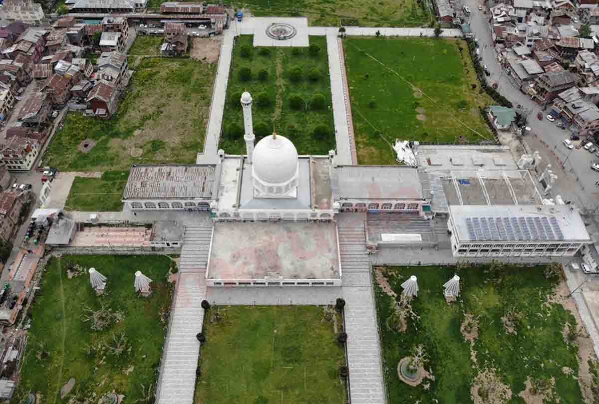 ramadan 2020ः muslims doing Allah's worship in home due to lockdown in jammu kashmir