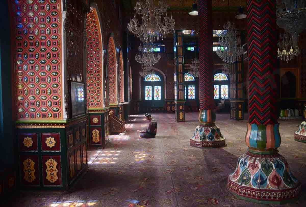 ramadan 2020ः muslims doing Allah's worship in home due to lockdown in jammu kashmir