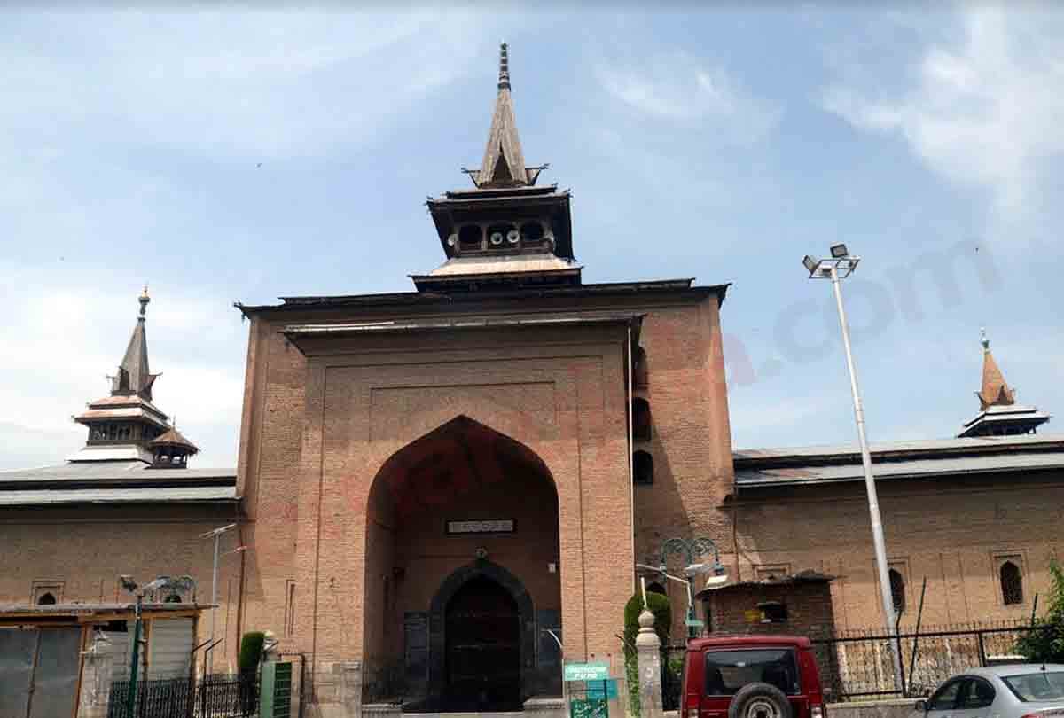 ramadan 2020ः muslims doing Allah's worship in home due to lockdown in jammu kashmir
