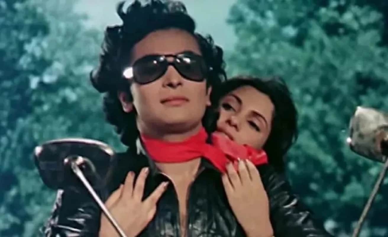 When Dimple Kapadia Marries With Rajesh Khanna Raj Kapoor Extremely Angry On Her Film Bobby