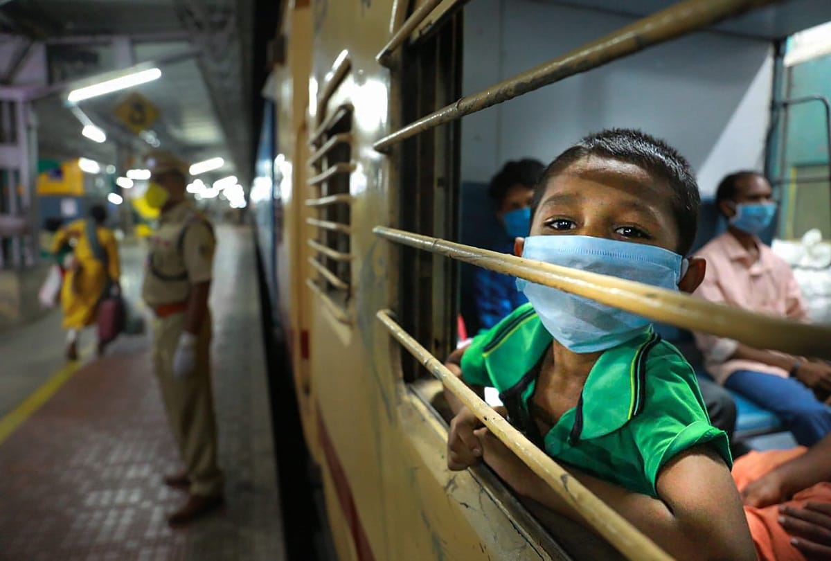 Special train for migrant workers operated on may 2nd from Nashik to Lucknow 