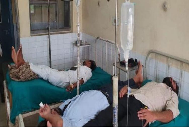 Five members of health team fainted during to take samples for corona test at Radha Soami Dera