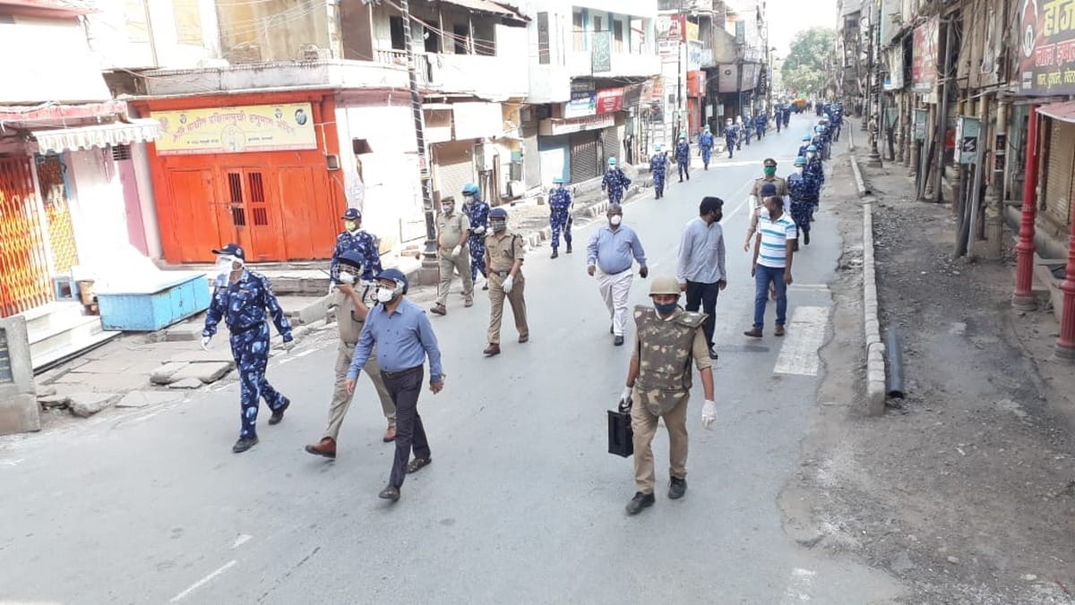 coronavirus covid 19 cases 61 in varanasi commissioner and IG did route march