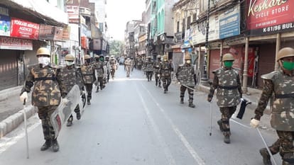 Night curfew in Varanasi: all schools colleges closed, ban from leaving home after nine o'clock