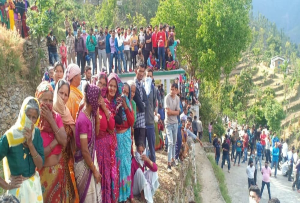 Uttarakhand Martyr Shankar's wife crying on funeral and promis for meet in next birth