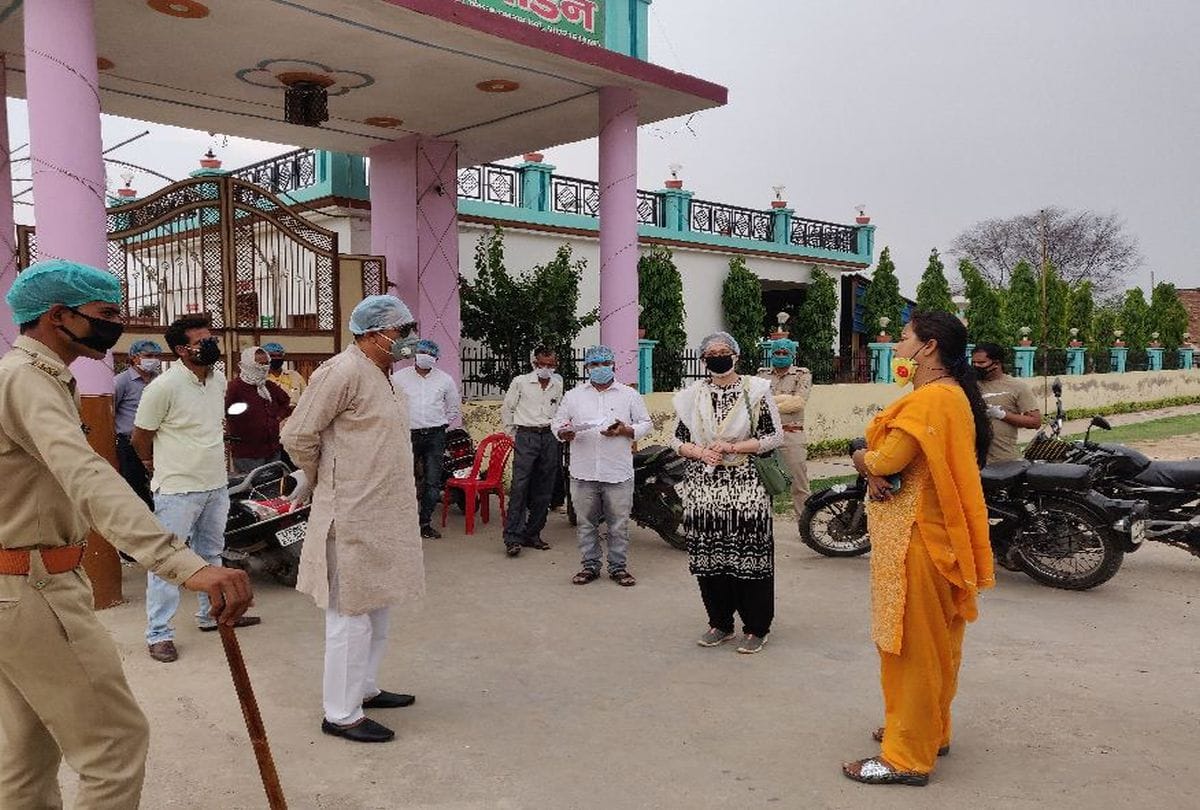 Protest At Quarantine Centre In Agra By Woman