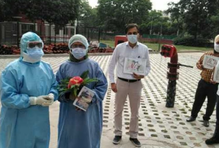 Another patient arrived home after defeating Corona virus