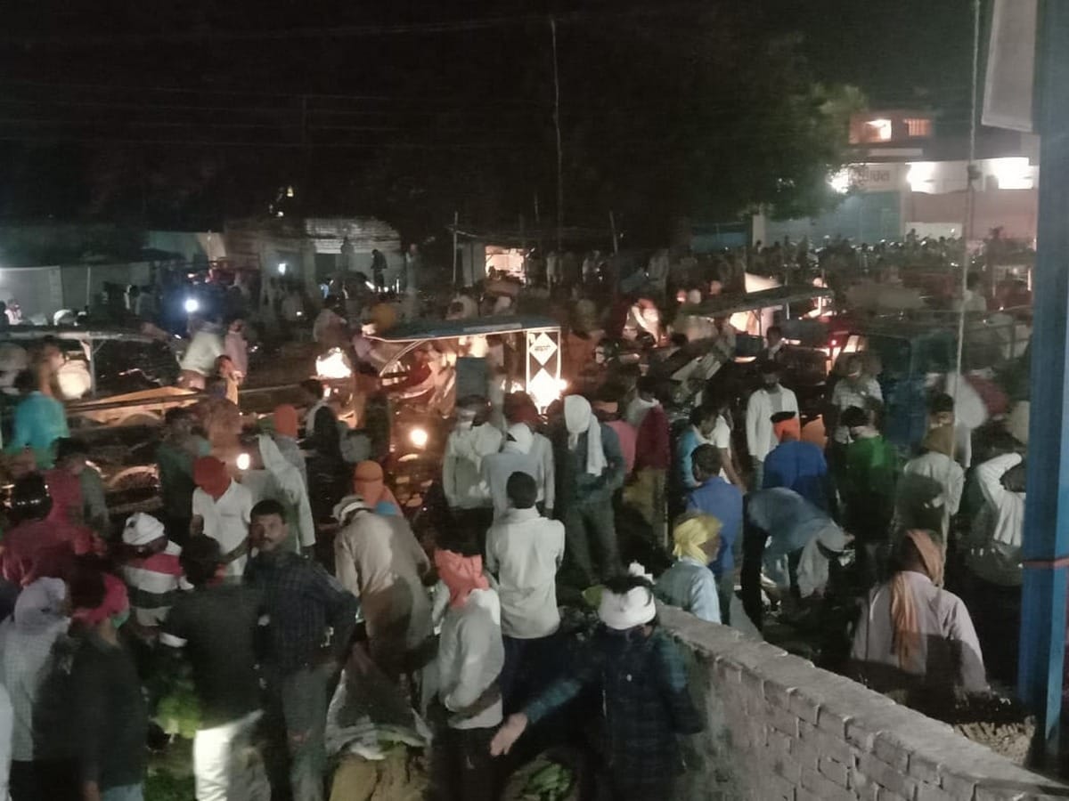 coronavirus lockdown this telangana mla walk on foot and distribute needy things to villagers