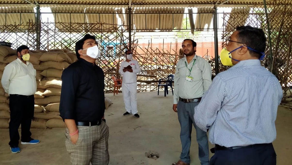 Deputy divisional director inspected procurement centers