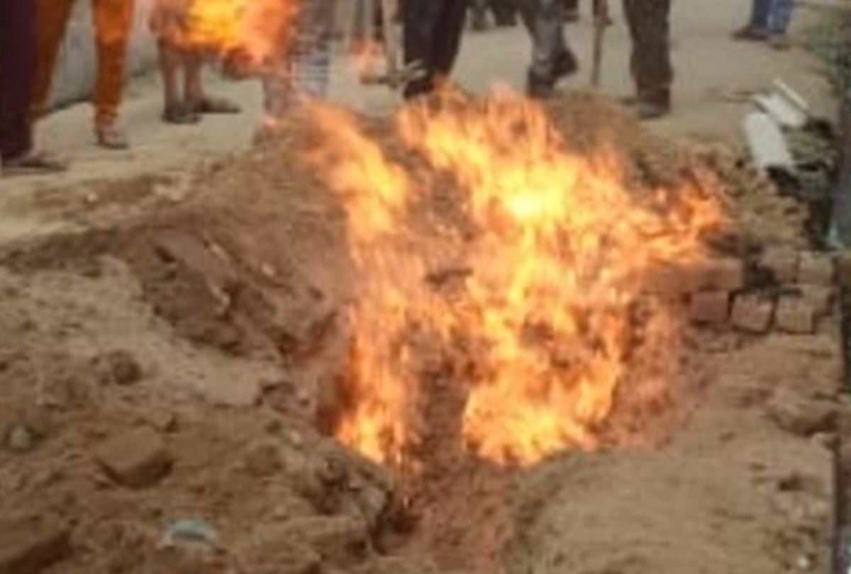 gas pipeline catches fire after leakage in agra