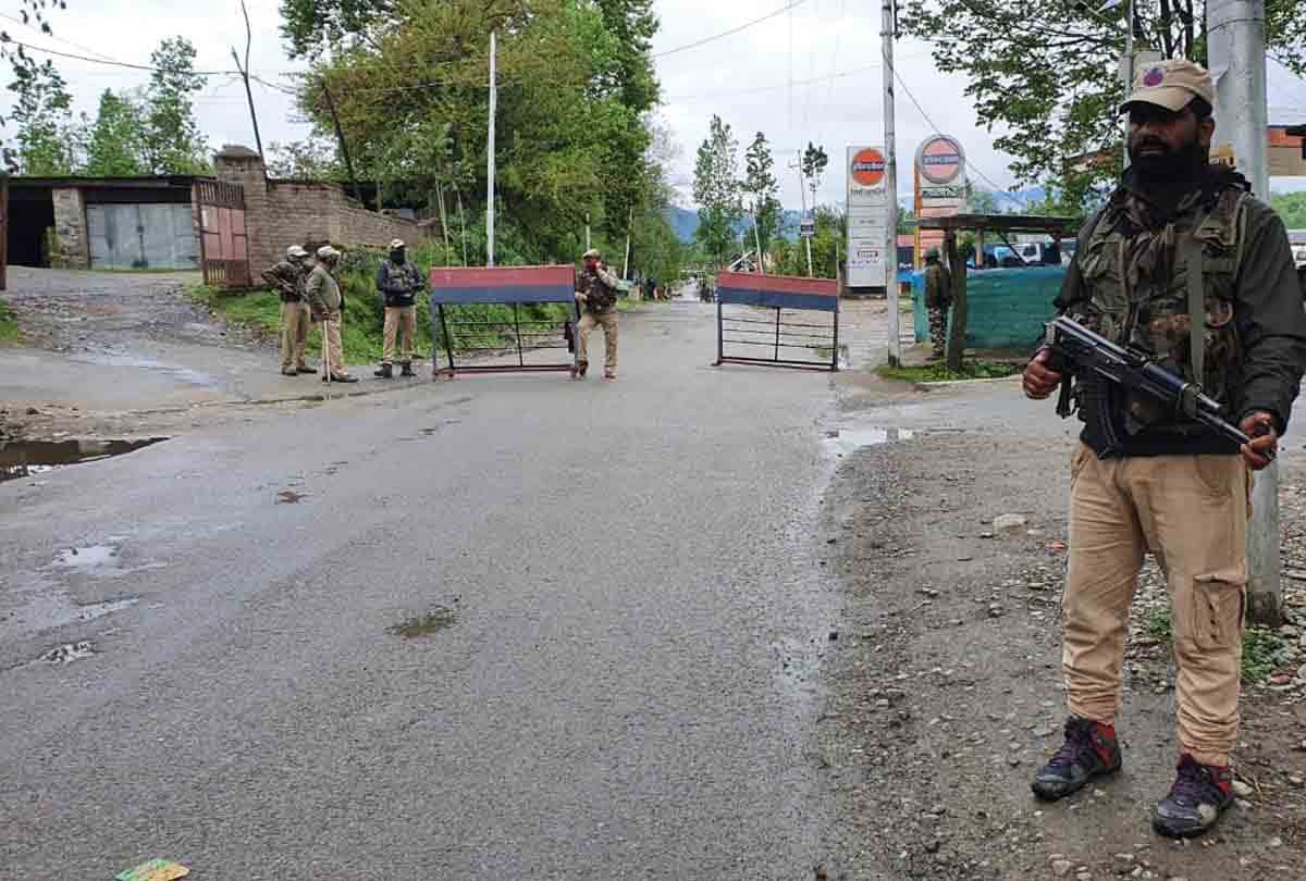 Handwara Encounter Latest News In Hindi, know about colonel Ashutosh Sharma, Terrorist received call on Colonel's phone
