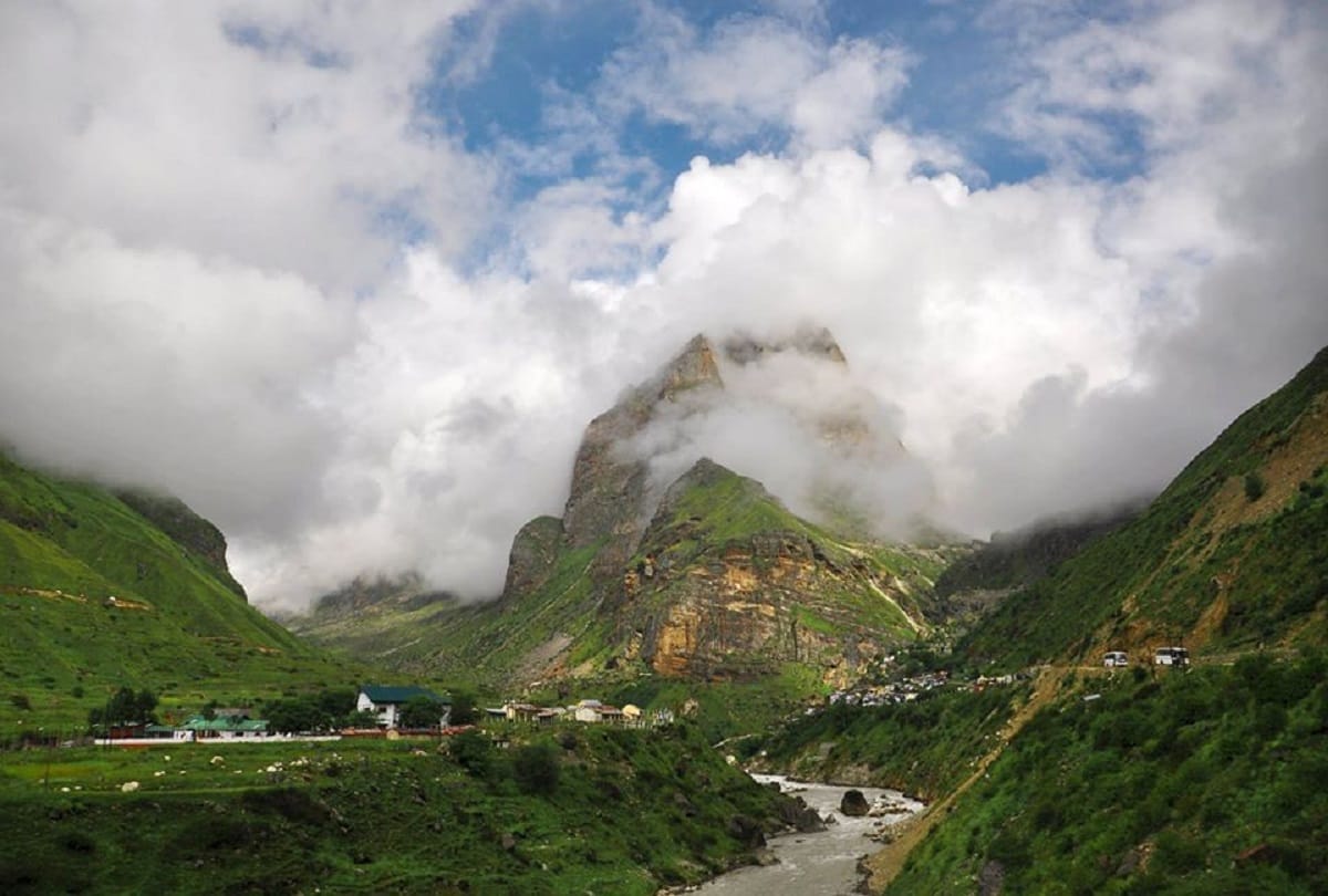 know about Last indian village mana mystery of bheem pul
