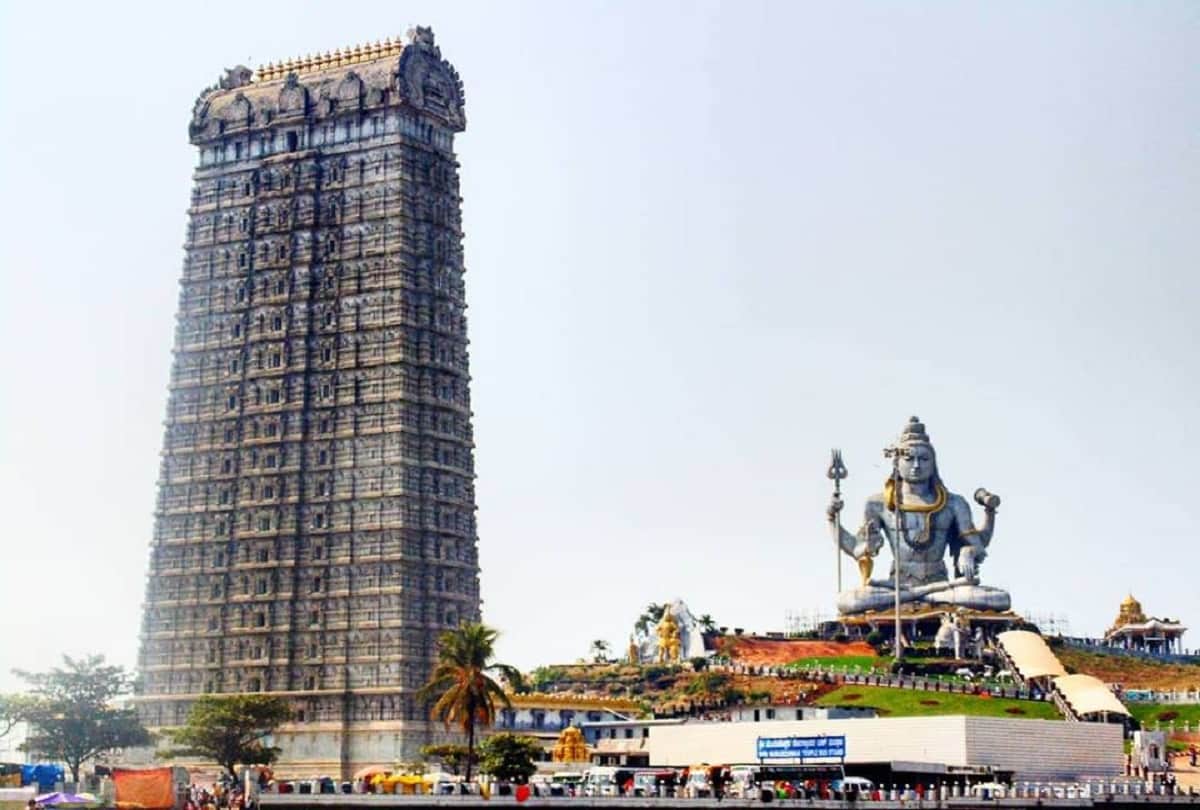 know about murudeshwar temple in karnataka which is famous for second tallest lord shiva statue in the world