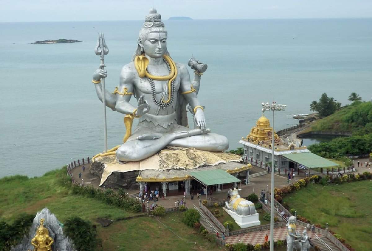 Why is the Karporgaurun Karunavataram mantra chanted after every worship