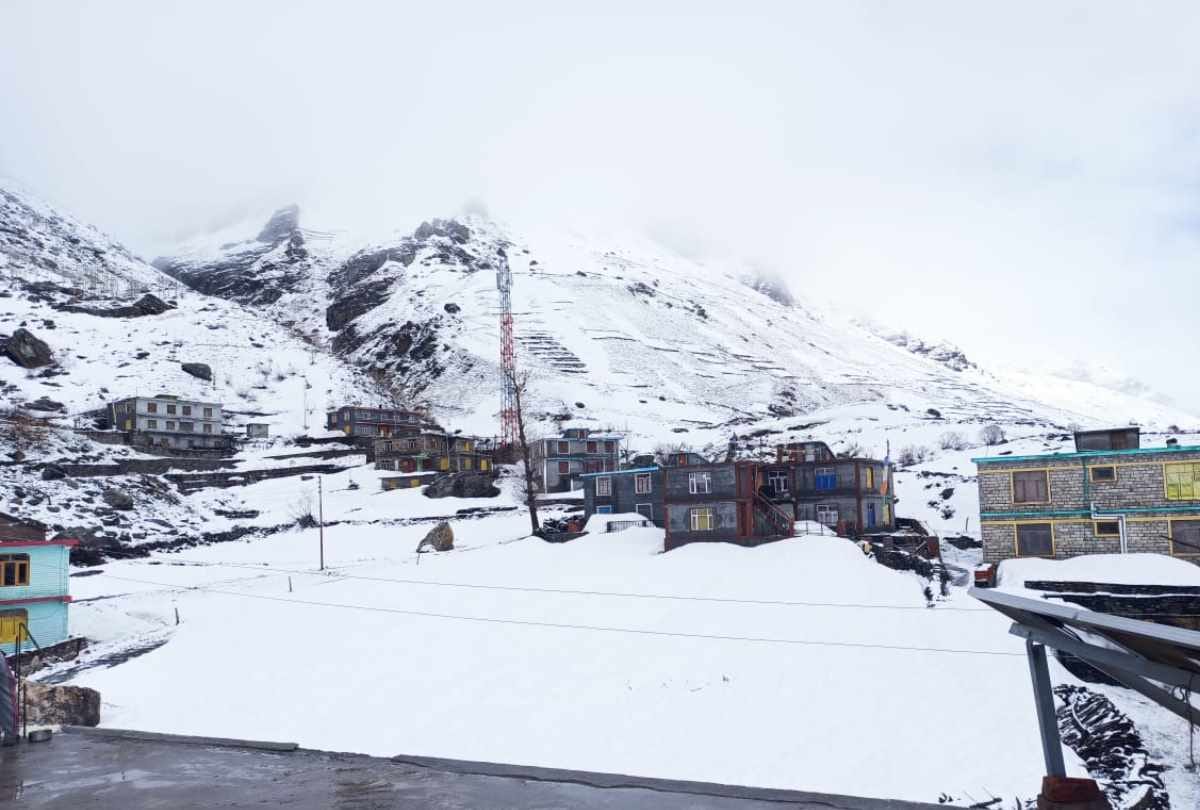 Fresh snowfall in rohtang keylong lahaul spiti yellow alert in next two days