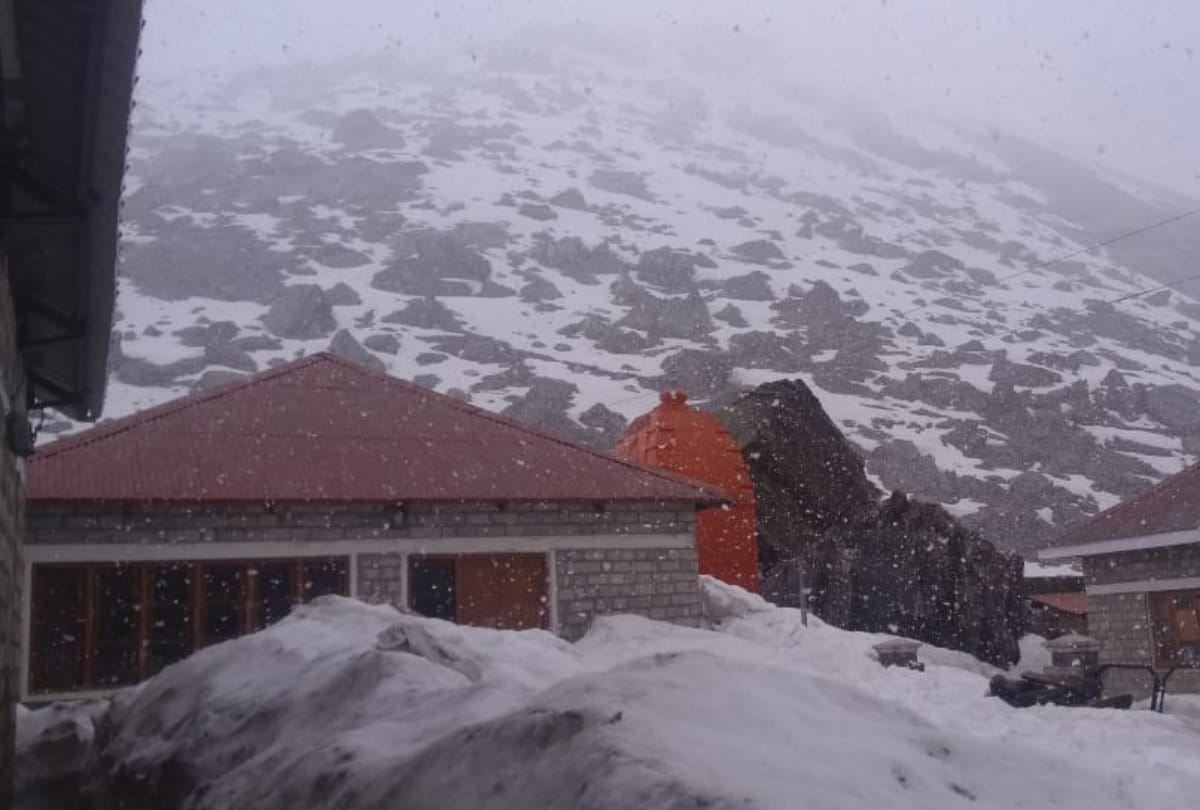 Fresh snowfall in rohtang keylong lahaul spiti yellow alert in next two days
