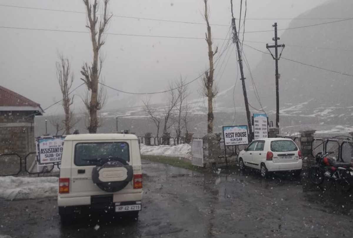 Fresh snowfall in rohtang keylong lahaul spiti yellow alert in next two days