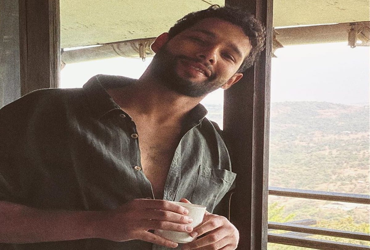 Sonam Kapoor Swara Bhasker Richa Chaddha Siddhant Chaturvedi Reaction on Boys Locker Room